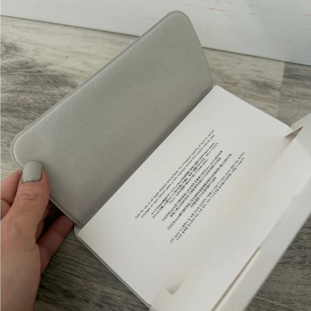Apple cleaning cloth